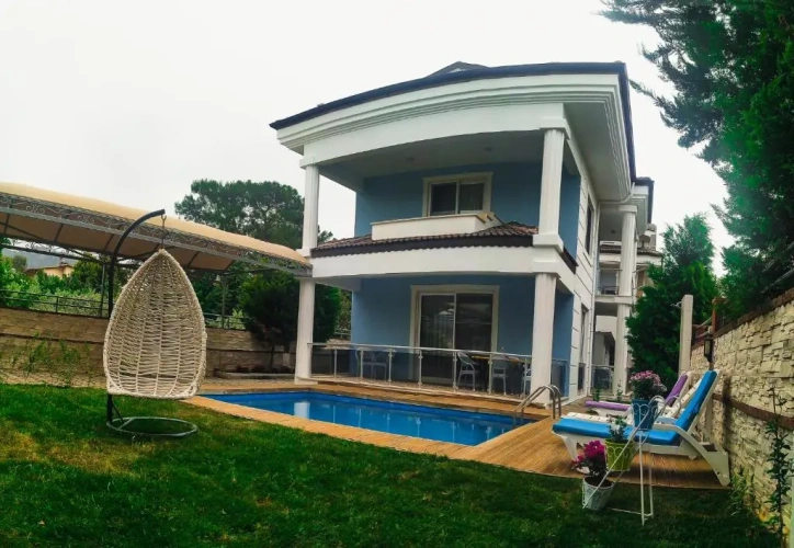 3 Bedrooms Villa