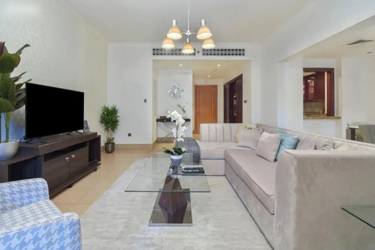 Dashing 2B Apt in Old Downtown