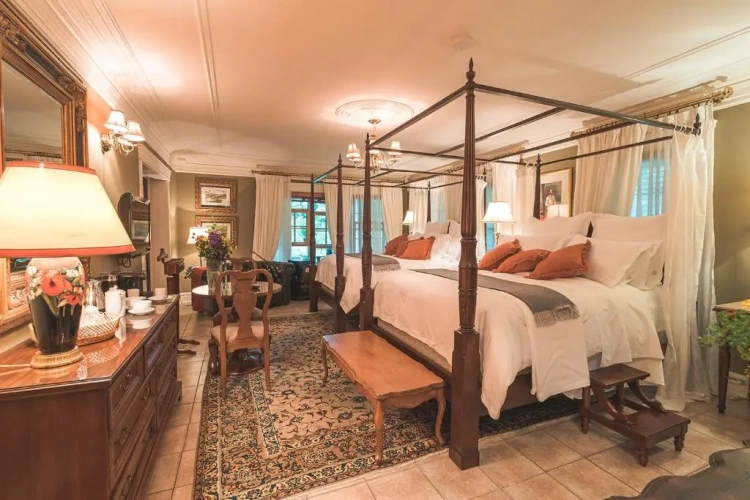Deluxe Quadruple room