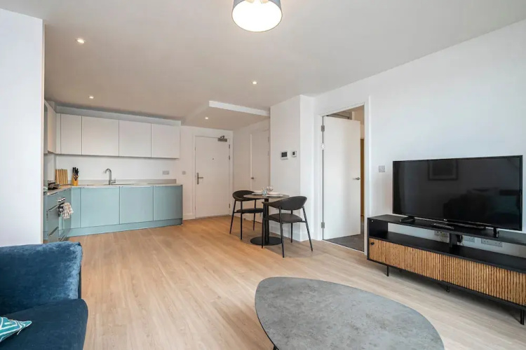 Deluxe Waterside Flat In Leeds