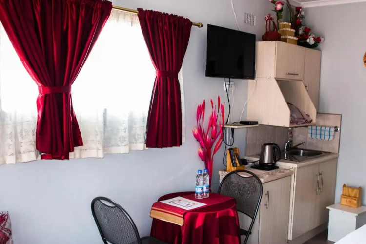 Mpofu Guest House