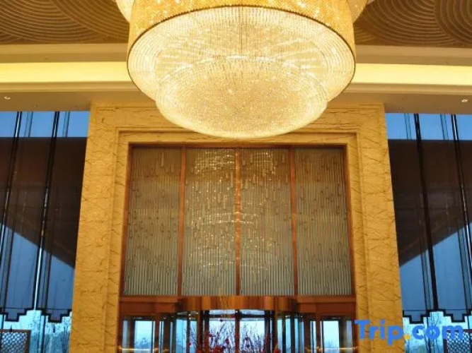 Yangzhong Juntai Hotel