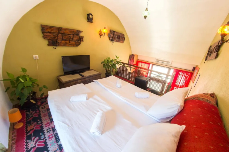 Studio apartment next to the Old Bridge