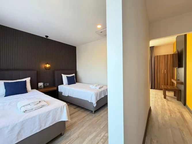 Deluxe Quadruple room