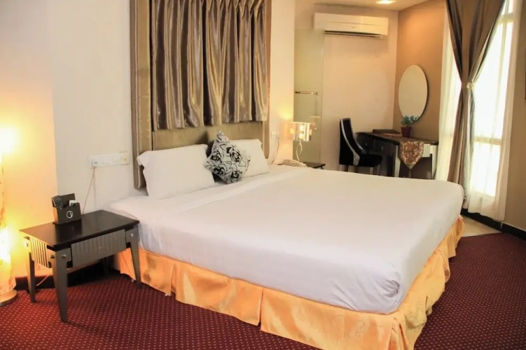 Executive (No Window) Double Suite
