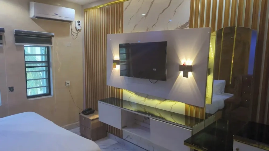 Deluxe Suite