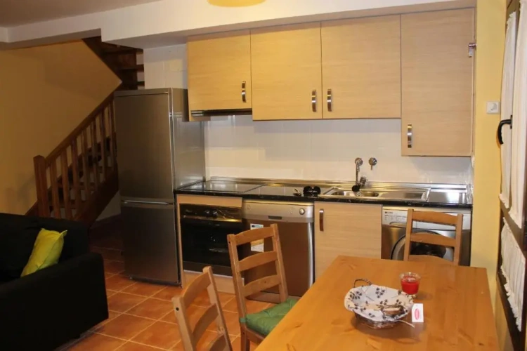 2 Bedrooms Cottage