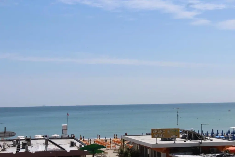 Standard Double room with partial sea view