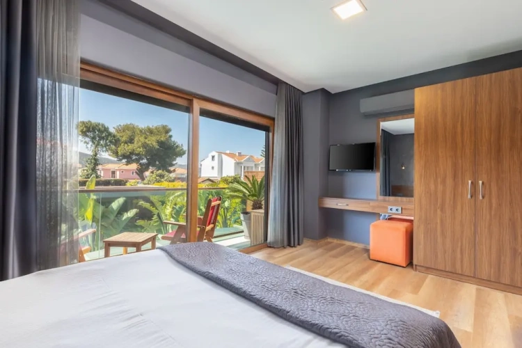 Deluxe Suite with balcony