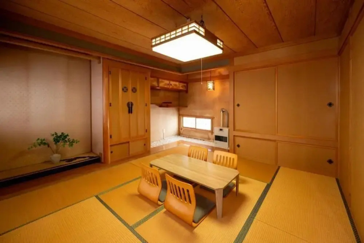 Nakamachi House