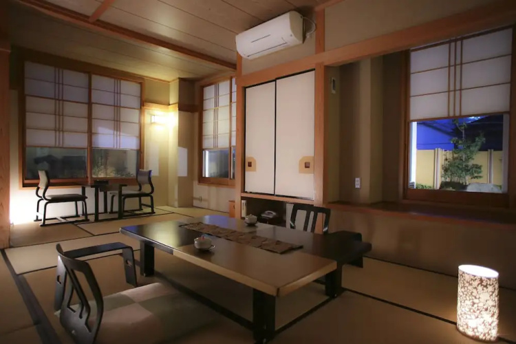Kamogawa Onsen Gyominan Maruki Honkan