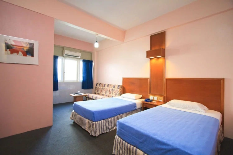 Standard Twin room with balcony