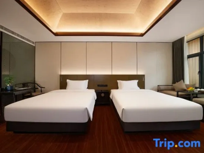 Standard Twin room with garden view