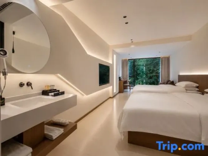 Standard room with view