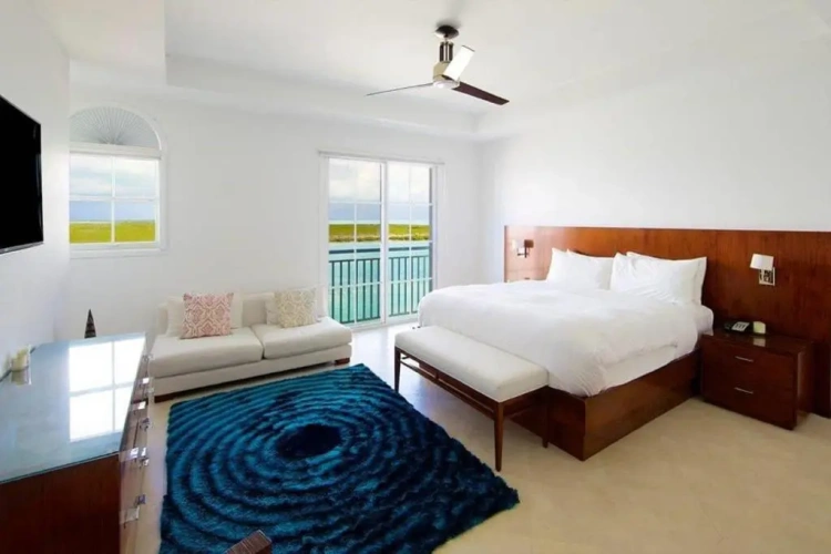 3 Bedrooms Deluxe Penthouse Suite oceanfront