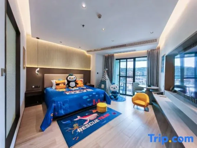 Deluxe Double Family room with lake view