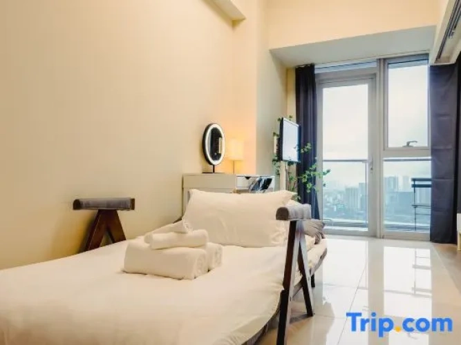 1 Bedroom Deluxe Suite with balcony