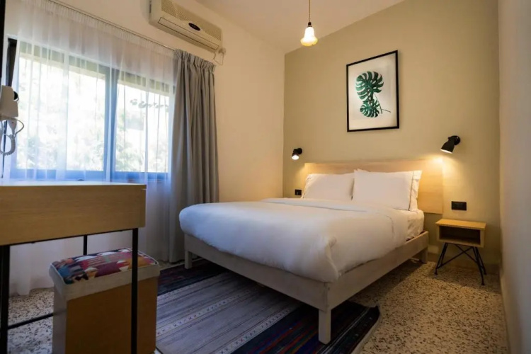 Julia's Hotel Suites