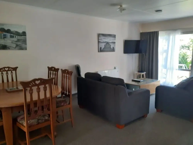 3 Bedrooms Family Apartment with garden view