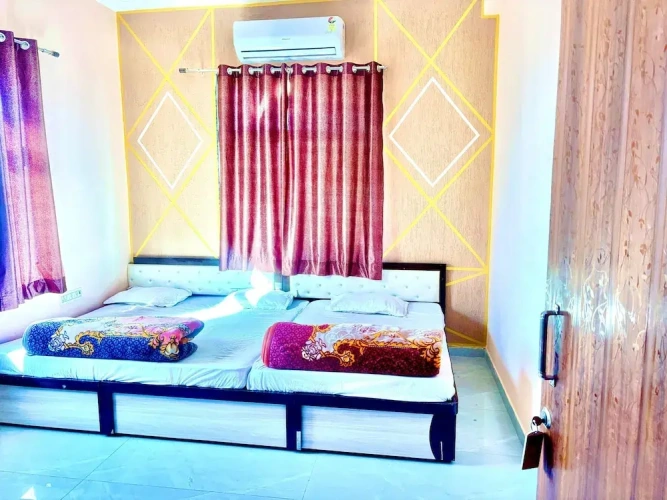 Standard Triple room