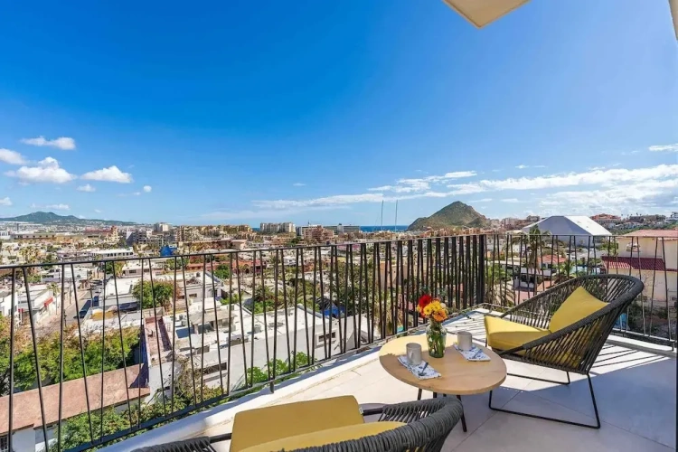 2 Bedrooms Standard room with city view