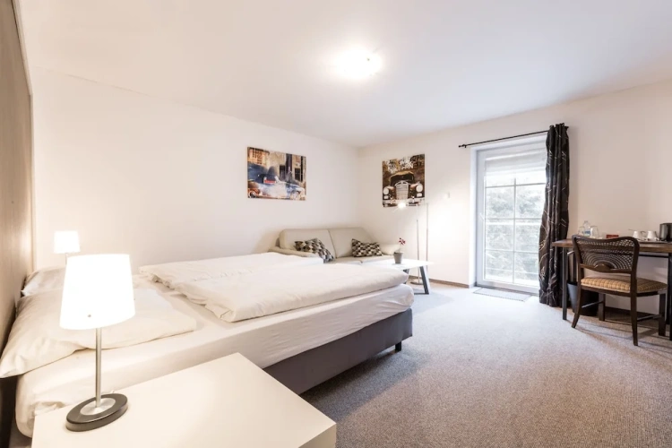 1 Bedroom Premium Twin room with balcony
