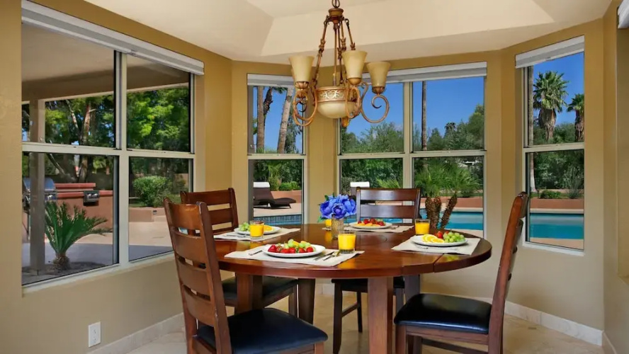 Mountain Views & Heated Pool/spa & Amenities Galore!