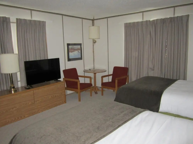 Triple J Hotel & Cabins