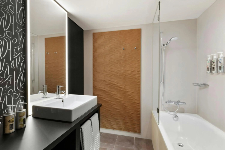 Renaissance Zurich Tower Hotel photo 10