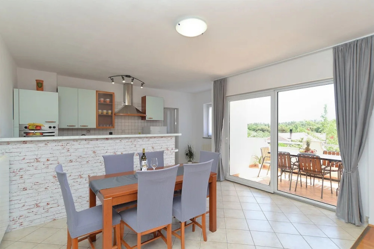 Apartments Emil 596