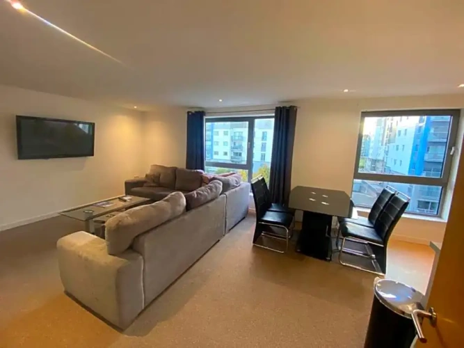 2 Bedrooms Apartment