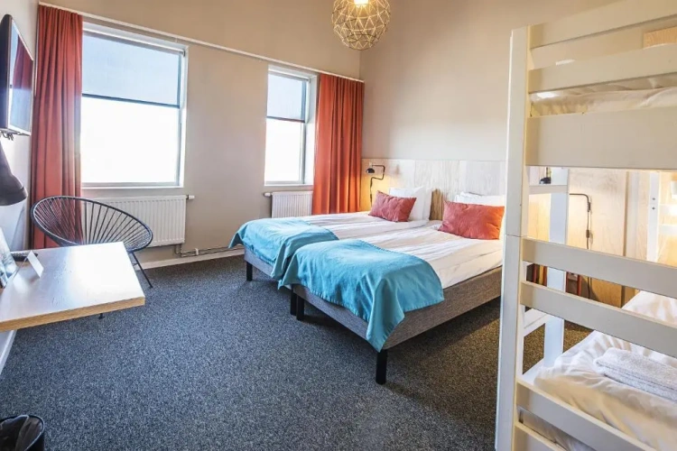 Standard Quadruple room with view