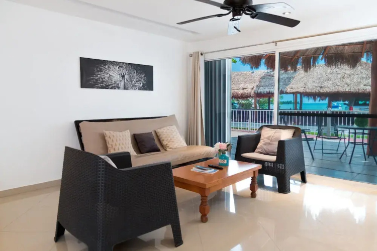 Delightful Lagoon front Villa at hotel zone