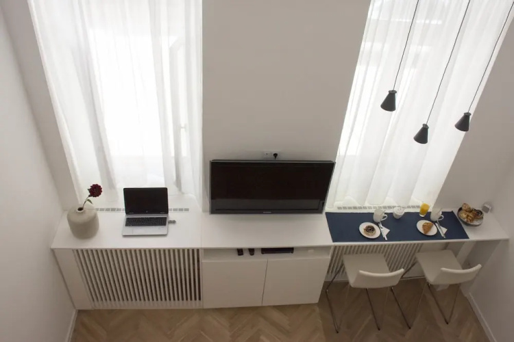 Cioppino Apartment