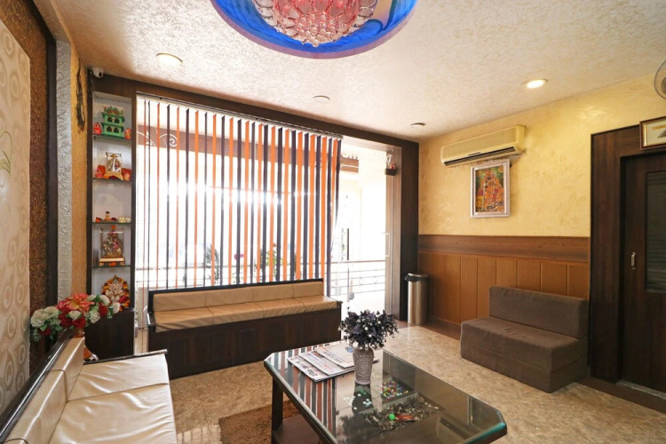 OYO 7885 Hotel Myraa