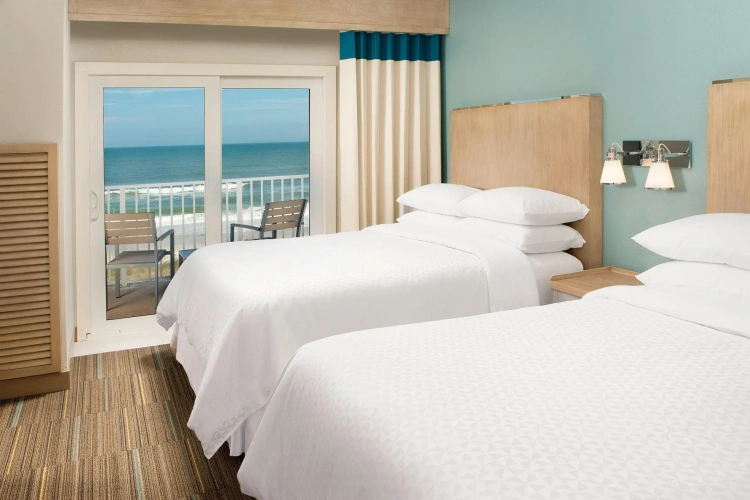 Quadruple Suite with balcony and oceanfront