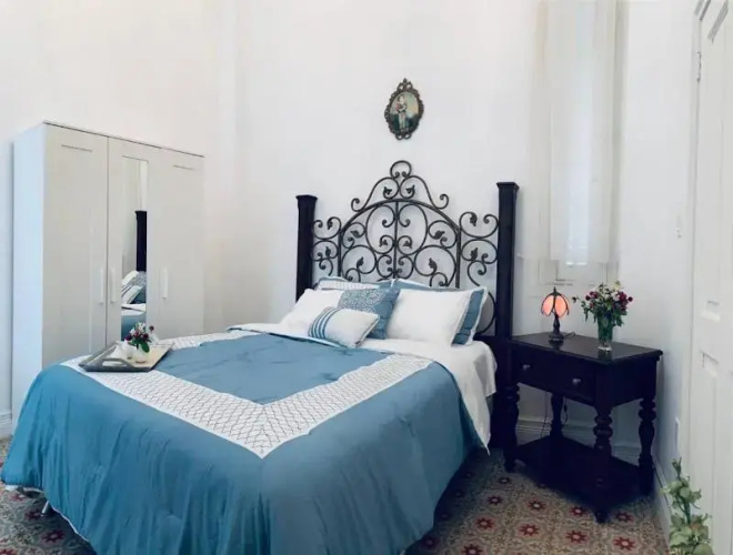 Chandelier Bnb