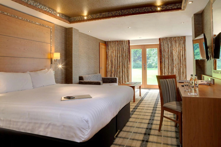 Best Western Plus Grim's Dyke Hotel photo 8