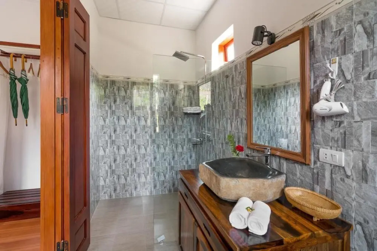 Blue Whale Homestay