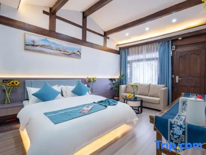 Standard Double room with courtyard view