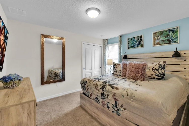 5541 Misty oak Circle