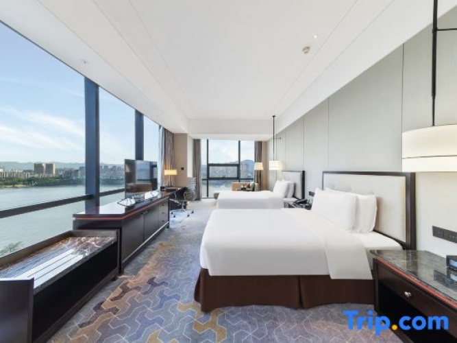 Deluxe Double Suite with river view