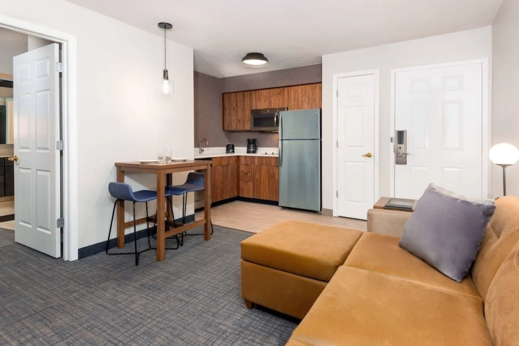 1 Bedroom Suite