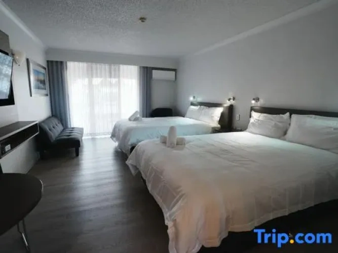 Suite with balcony