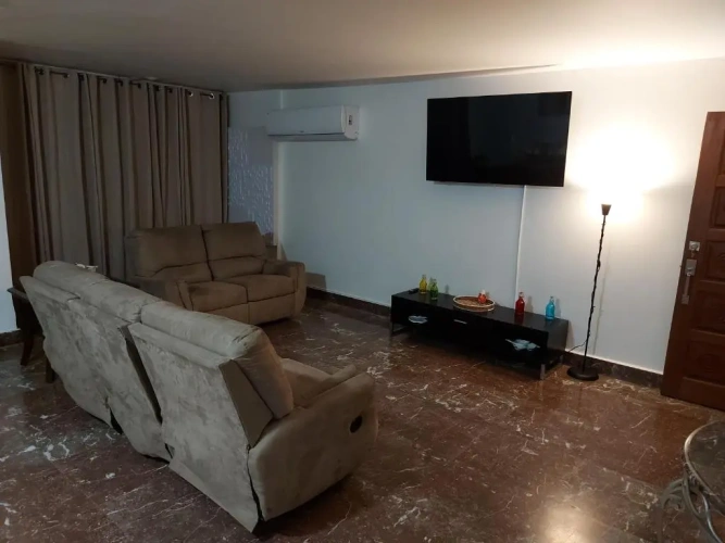 3 Bedrooms Apartment