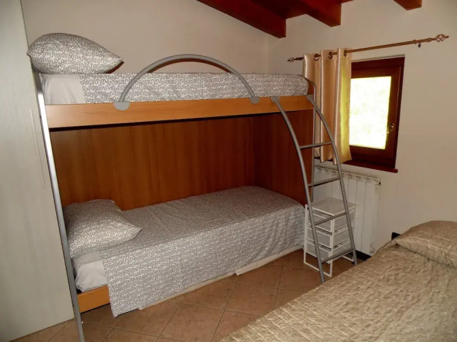 Flat by Lake Iseo With Mountain Views