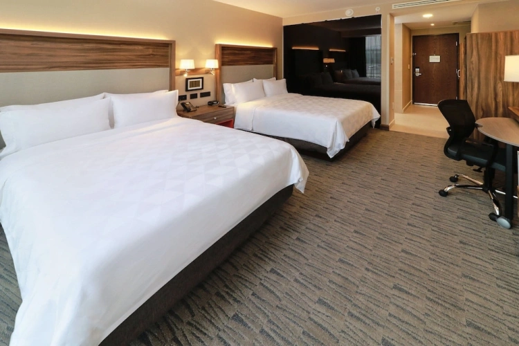 Standard Quadruple room with balcony