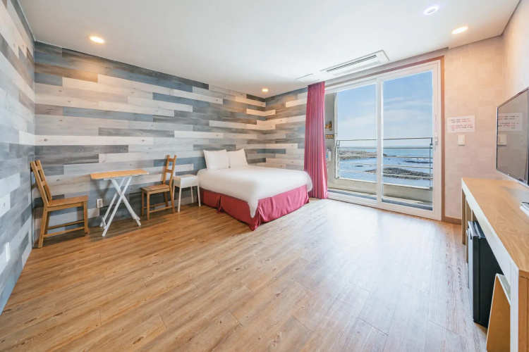 Hotel 52