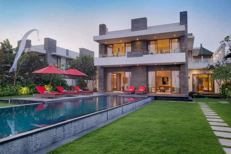 3 Bedrooms Villa beachfront
