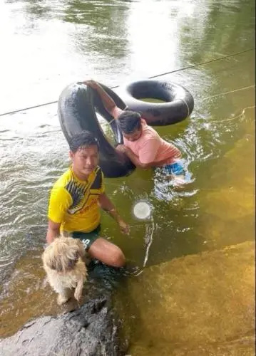 Kaengkrachan River Hut